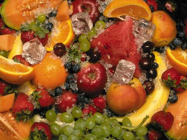 Naranjas, pl�tanos, manzanas, fresas, uvas